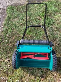 Vřetenová sekačka Bosch AHM30