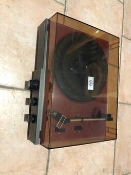 Gramofon tesla NZC 030 - 1