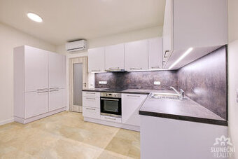 Pronájem bytu 1+kk, 32 m² v novostavbě s terasou, lokalita P - 1