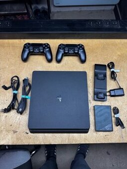 Playstation 4 slim
