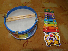Hudební nástroje buben xylofon
