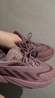 Tenisky Adidas Ozelia – růžovo-vínové
