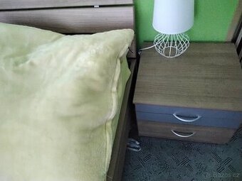 Prodám ložnici, kvalitní rošty a matrace.