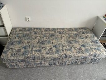 Válenda s úložným prostorem