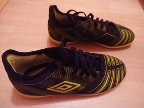 Sálovky UMBRO - velikost 36