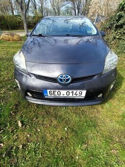 Prius 3 r.v.2012/12 měsíc