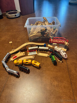 Dřevěná vláčkodráha Brio + Woody.