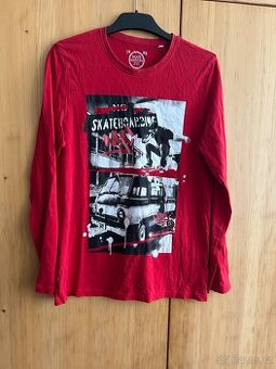 C & A- červené tričko