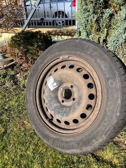 Prodej zimní pneu + plech 165/65 R15