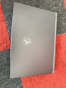 Prodám herní notebook MSI Thin 15 B12UCX.