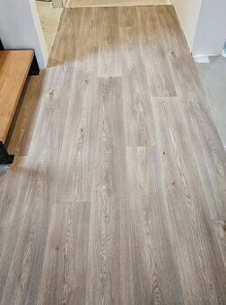 ✅Linoleum v pěkném stavu - 2,84m2 + 3,88m2