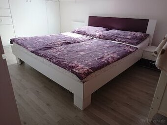 Manželská postel 180x200