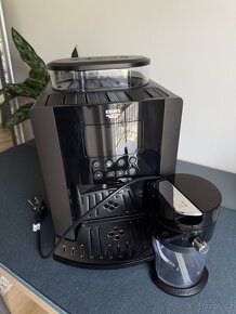 Kávovar KRUPS EA819E10 Arabica Latte