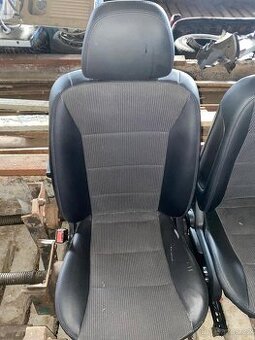 Přední levá sedačka Mercedes Benz B 180 2007 CDI