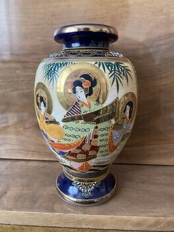 Čínská porcelánová váza, smalt