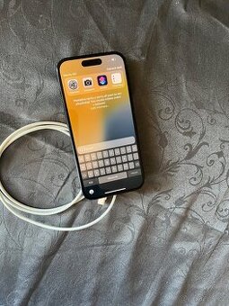 iPhone 15, 128 GB, černý – velmi dobrý stav