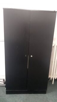 Šatní skříň černá dvoudílná ZA ODVOZ - 1