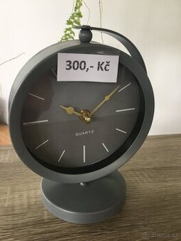 Retro stolní hodiny