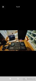 DJ pioneer dj ddj-flx4 s reproduktorem Alto Professional TS4
