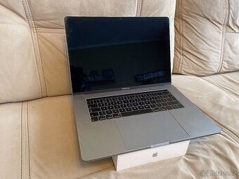 MacBook Pro 15-inch, 2018, 16 GB RAM, 500GB SSD