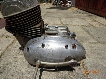 Motor ČZ 125