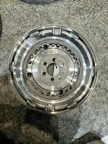Dvouhmotový setrvačník DSG, 1.0 TFSI, 04C105266D