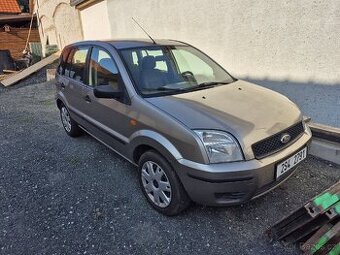 Ford Fusion 1,4 benzín