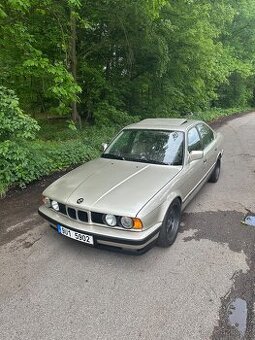BMW E34 520i
