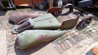 Blatníky, maska, dveře Praga baby cabrio