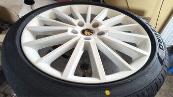 Pneu 225/40R18 (92Y) XL P-Zero (PZ4) Sport PIRELLI