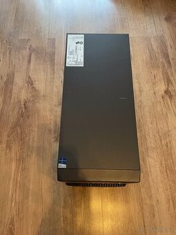 PC, klávesnice 4 x, myš, monitor