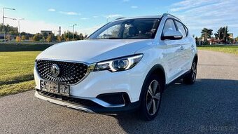 Elektrické SUV MG ZS Luxury Automat Kuze Panorama Kamera