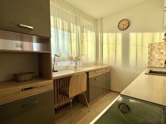 Pronájem bytu 2+1, 48m² v ulici Petrohradská, Kladno