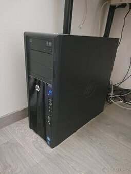 Radeon RX 580, 32 GB RAM, Intel Xeon E3