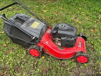 Benzínová sekačka s pojezdem R 484 TR