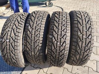 Prodám zimní pneu 205/65/16 kormoran