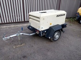 Šroubový kompresor Doosan 720