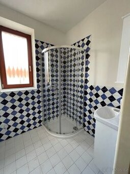 bazenová dlažba a  koupelna