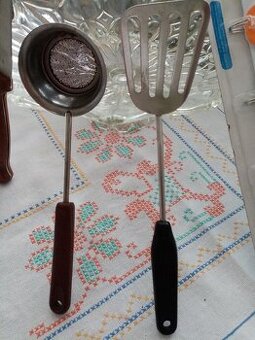 DROBNOSTI DO DOMÁCNOSTI