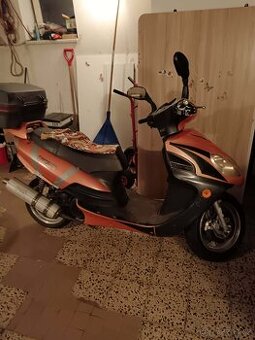 Skútr hiSun 125ccm