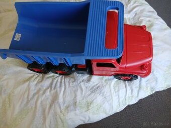 Velké nákladní auto