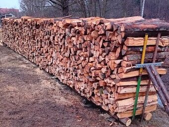 Prodám palivové dřevo.Smrk/Buk