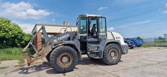 KOLOVÝ NAKLADAČ TEREX TL 210