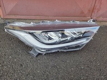 Pravé přední FULL LED světlo Toyota Yaris IV 4