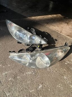 Přední světla Peugeot 207