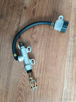 Brzdová pumpa zadná