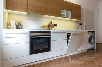 Kuchyňská linka (lamino, dýha)