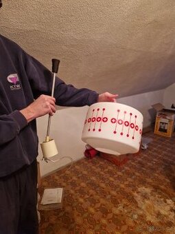 Retro lustr s geometrickým vzorem