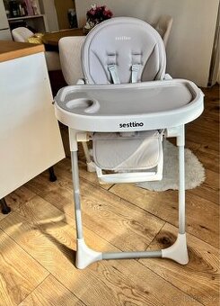 Polohovatelná jídelní židlička