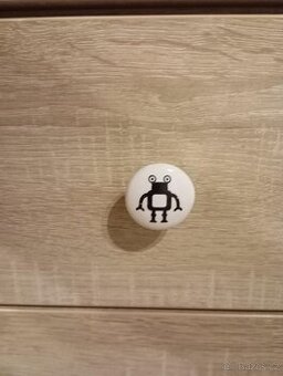 Pult s šuplíky